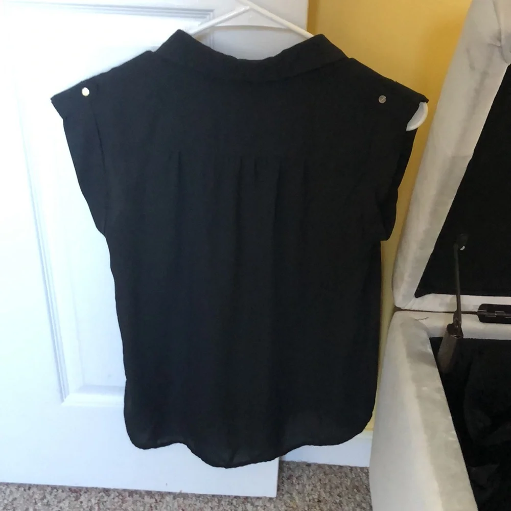 Black Button  summer blouse in Greta condition - Picture 4 of 5